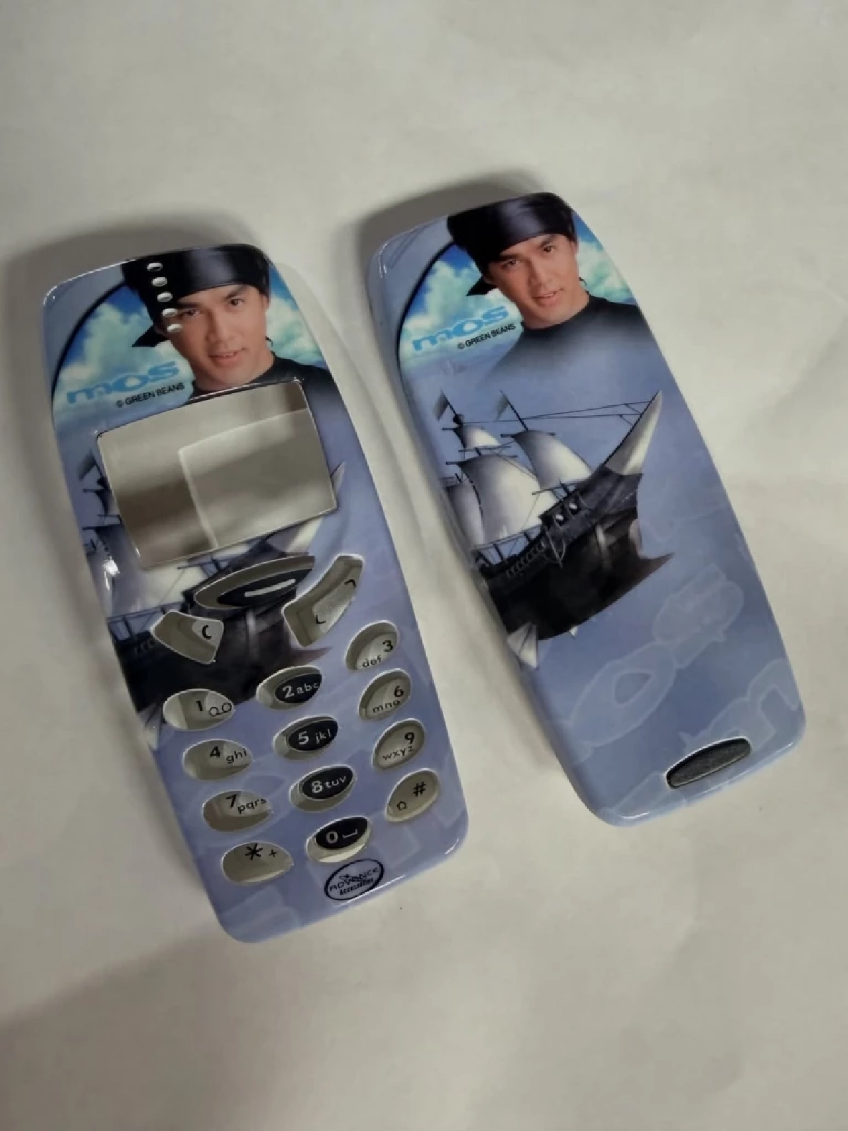 กรี๊ดสนั่น! มอส ปฏิภาณ โชว์ของสะสมยุค 90 เคสรูปตัวเอง แรร์สุดๆ