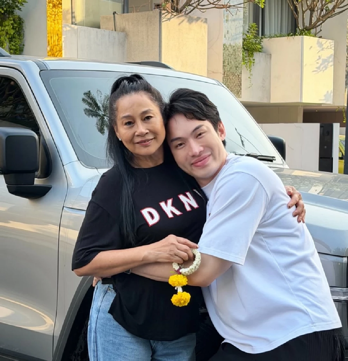  ลูกกตัญญู! “ดีเจมะตูม” ถอยรถหรูให้แม่ตามคำขอสุดน่ารัก