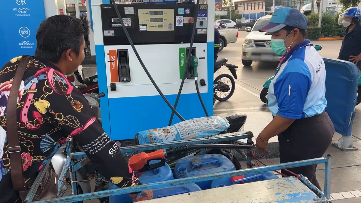 ชัยนาทแห่เติมน้ำมันล้นปั๊ม หวั่นราคาพุ่งหลังจบตรึงราคา 16 มี.ค.