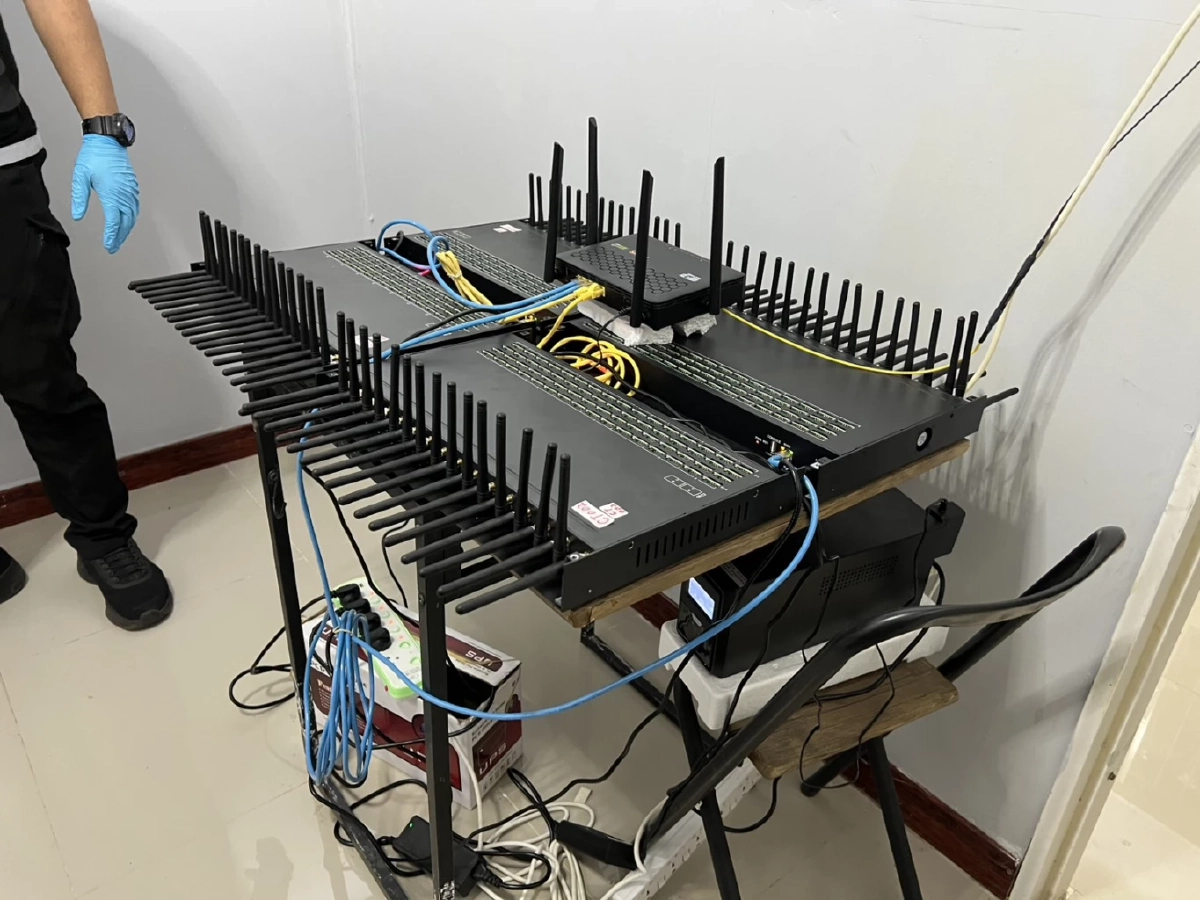 ทลายฐาน ซิมบ็อกซ์ ชายแดนอรัญประเทศ! ตร.สระแก้ว บุกยึด 4 เครื่อง