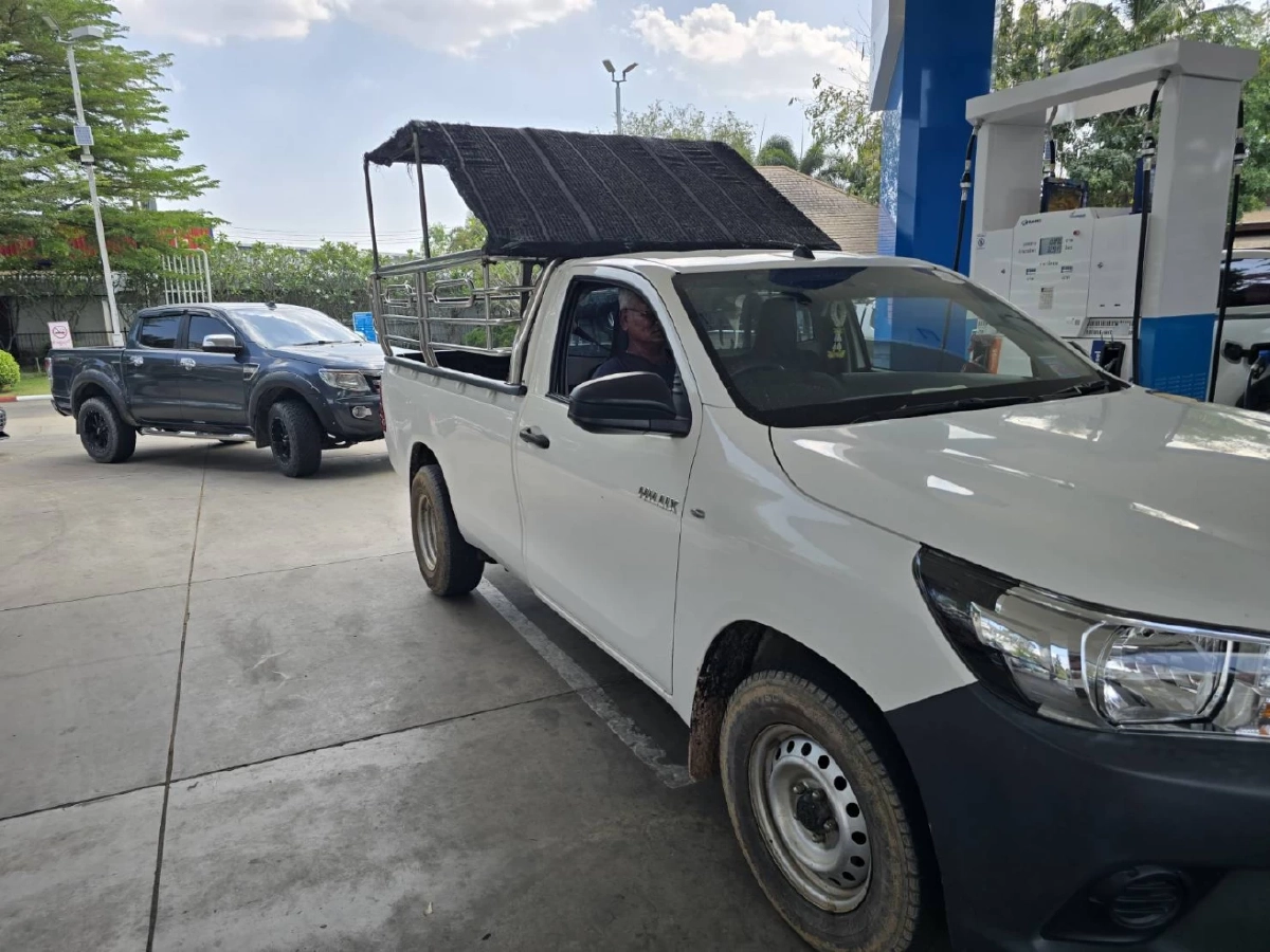 ชาวบ้านแห่กักตุนน้ำมัน ผวาสงครามซ้ำรอยชายแดนปะทะ