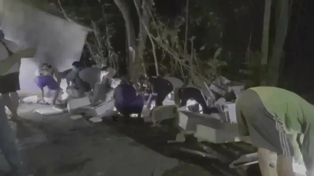 แห่เก็บกุ้งกันวุ่น สุดท้ายงานเข้า โดนคดี 32 ราย ล่าสุดขอโทษแล้ว