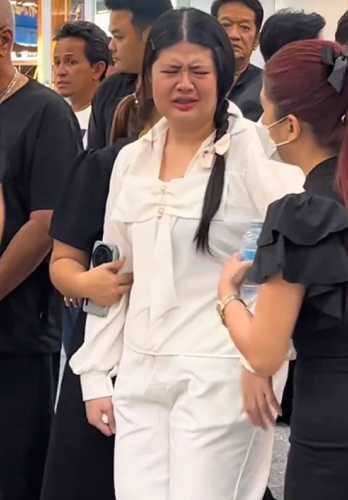 สะเทือนใจ ญาติเผย "เหน่ง เหม่งจ๋าย" เหมือนรู้ตัว รีบมาหาภรรยา