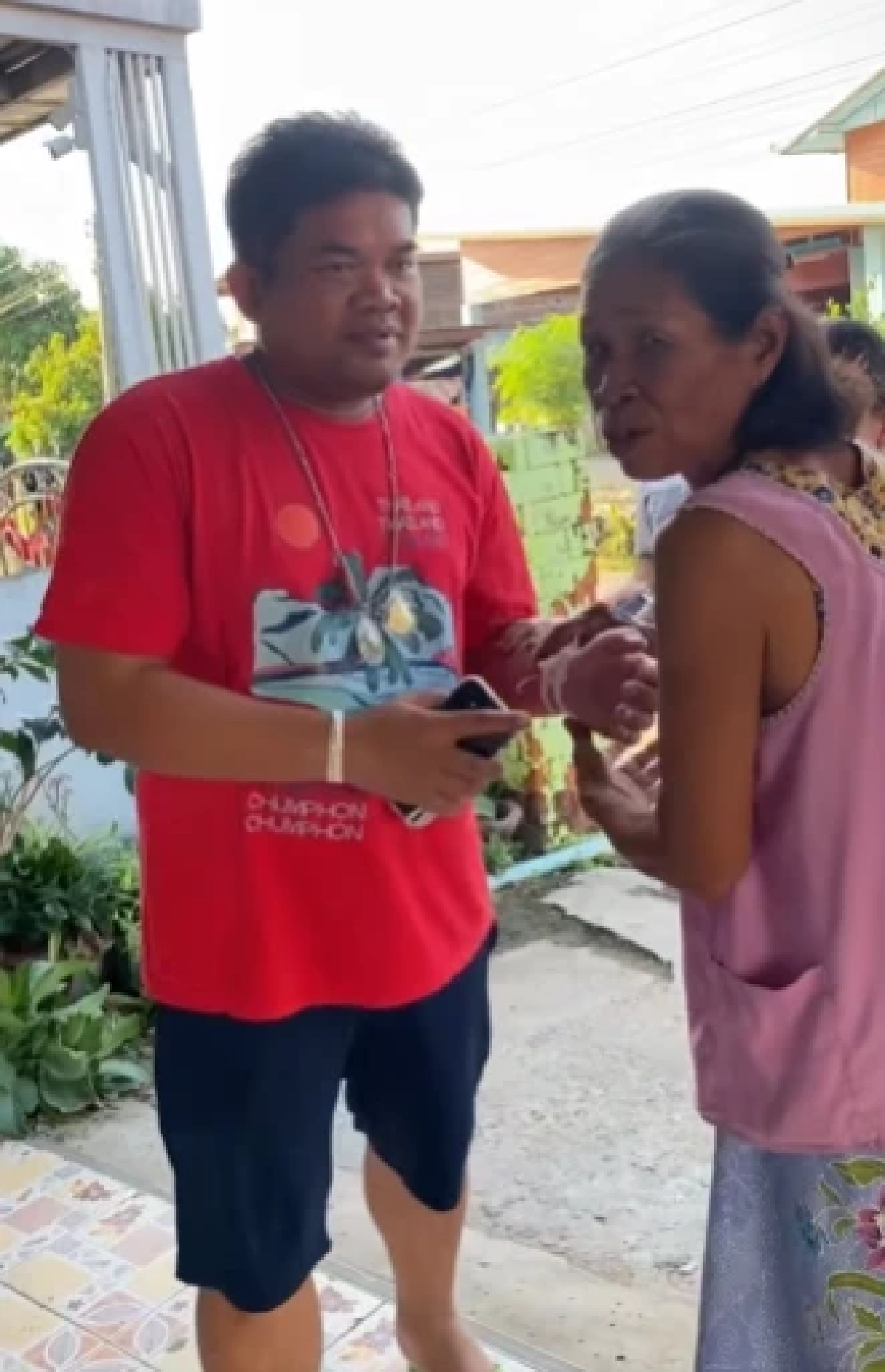 ไม่ธรรมดารู้อาชีพ "คุณเป้า" หนุ่มดวงเฮงถูกรางวัลที่ 1 รับ 78 ล้าน