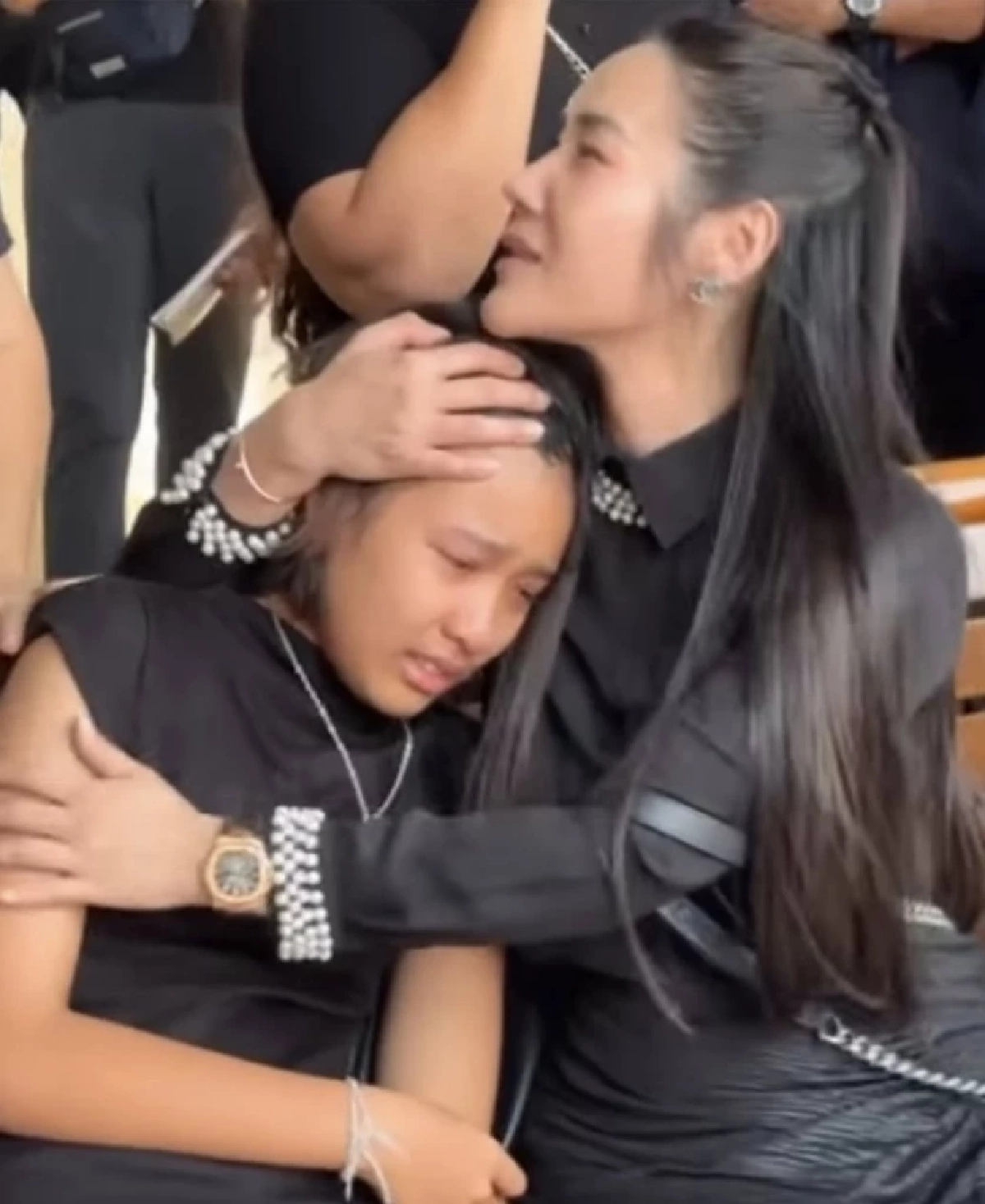 อดีตภรรยาเหน่ง เหม่งจ๋าย ซึ้งมิตรภาพ เมียตลกดัง ซัพพอร์ตค่าเทอมน้องเพนนี