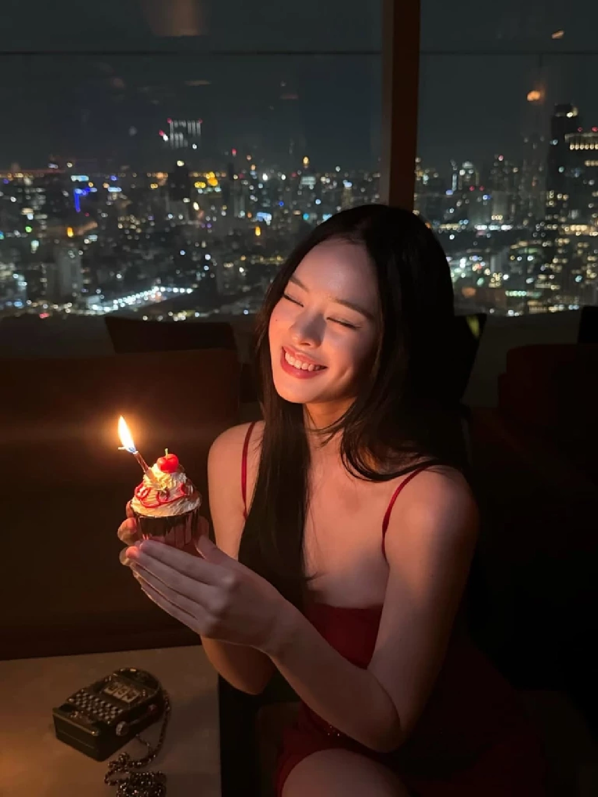  “แอลลี่ อชิรญา” ฉลองวันเกิด 22 ปี ลุคนี้สวยละมุนจนโฟกัสรัว