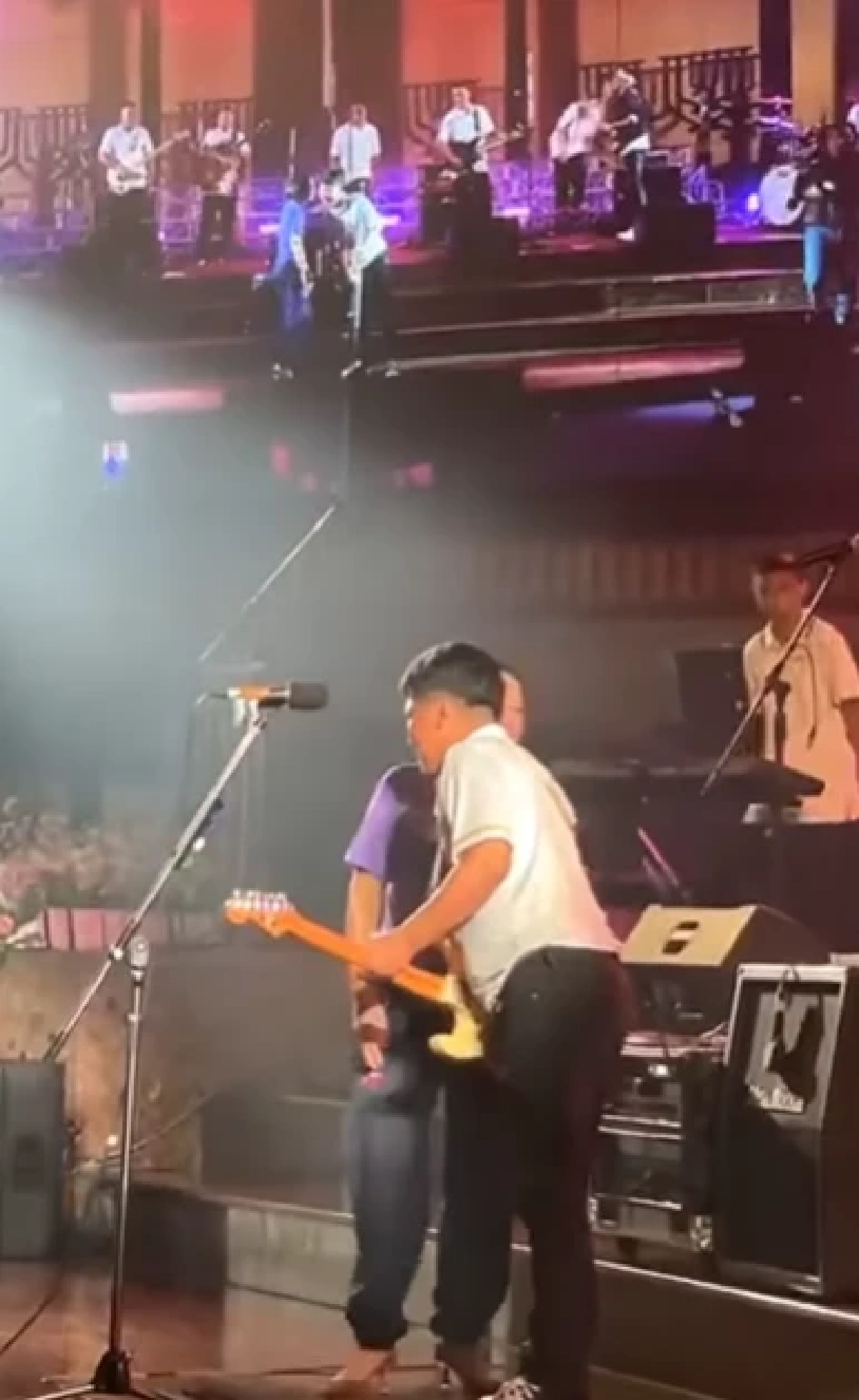 ส่องภาพล่าสุด ปุ๊กกี้ ปริศนา ขึ้นเวทีร้องเพลง เสก โลโซ เล่นกีตาร์ให้