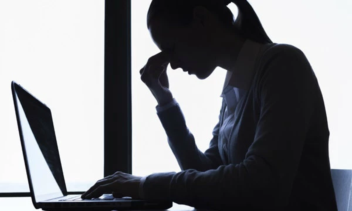 4 สัญญาณเตือน “จอประสาทตาเสื่อม” โรคใกล้ตัวที่ไม่ควรมองข้าม