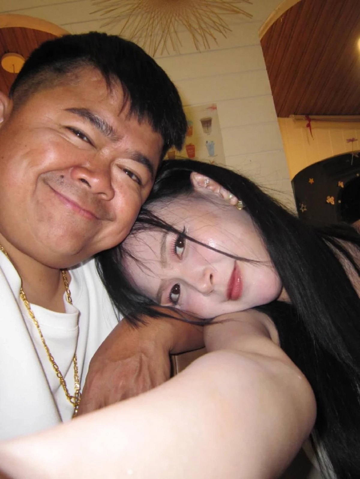 คนโสดตายเรียบ “โก๊ะตี๋” เสิร์ฟโมเมนต์หอมแก้มสุดฟิน หลังรีเทิร์น