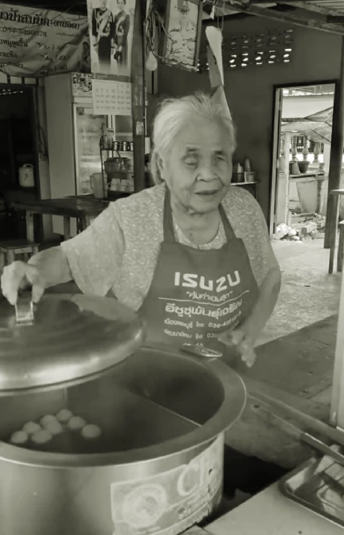 สิ้น "ป้าสมนึก ก๋วยเตี๋ยวตาบอด"คนดัง รู้สาเหตุยิ่งใจหาย
