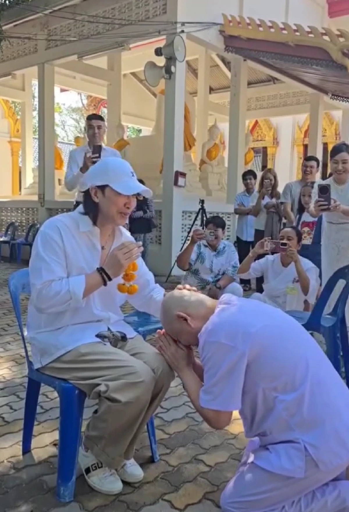 ภาพล่าสุด ทนายแก้ว เข้าพิธีอุปสมบท หนุ่ม กรรชัย ร่วมอนุโมทนาบุญ