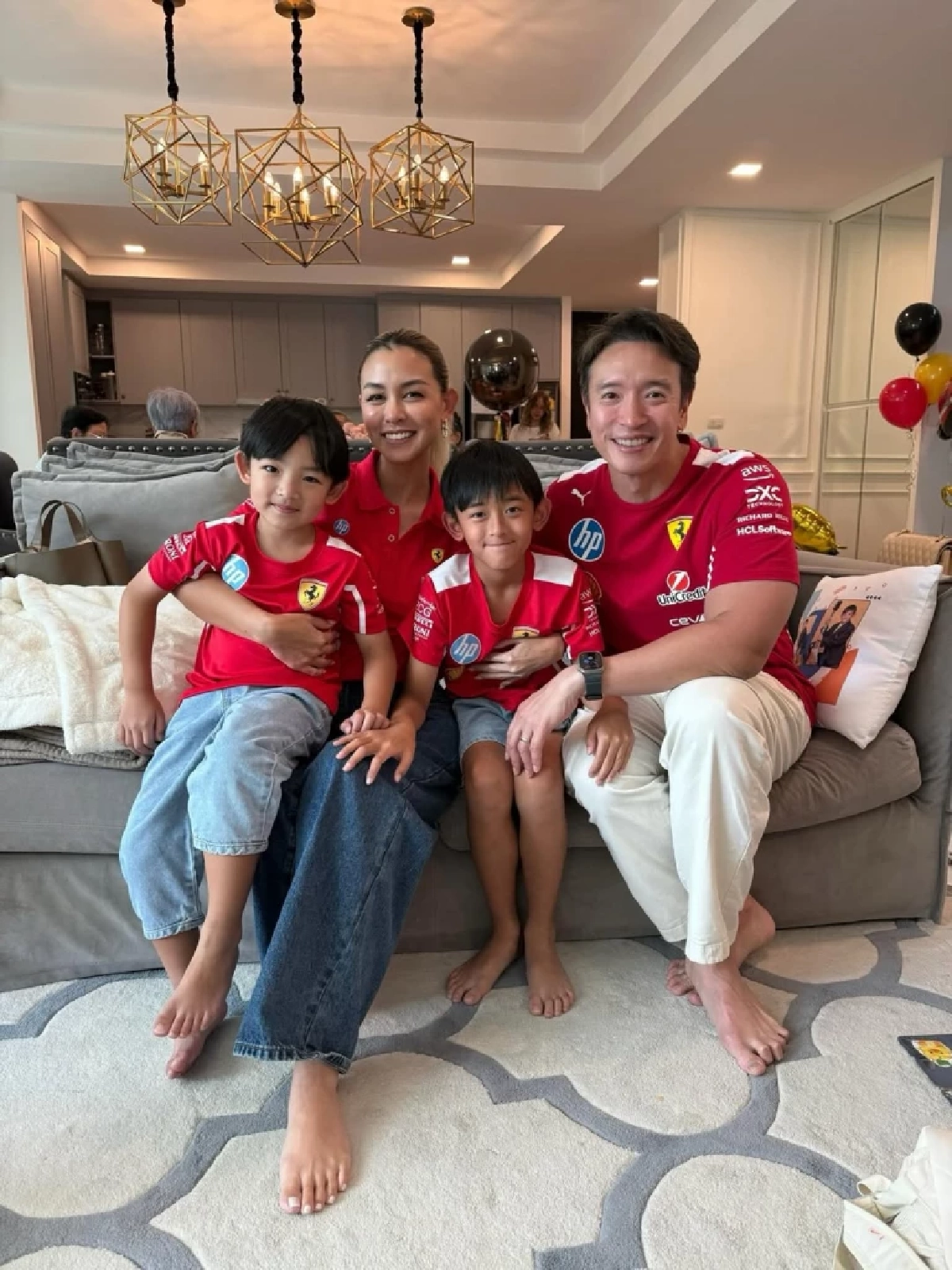 “ชาย-วิกกี้” จัดวันเกิด “น้องทริสเท่น” 9 ขวบ เรียบง่ายแต่อบอุ่น