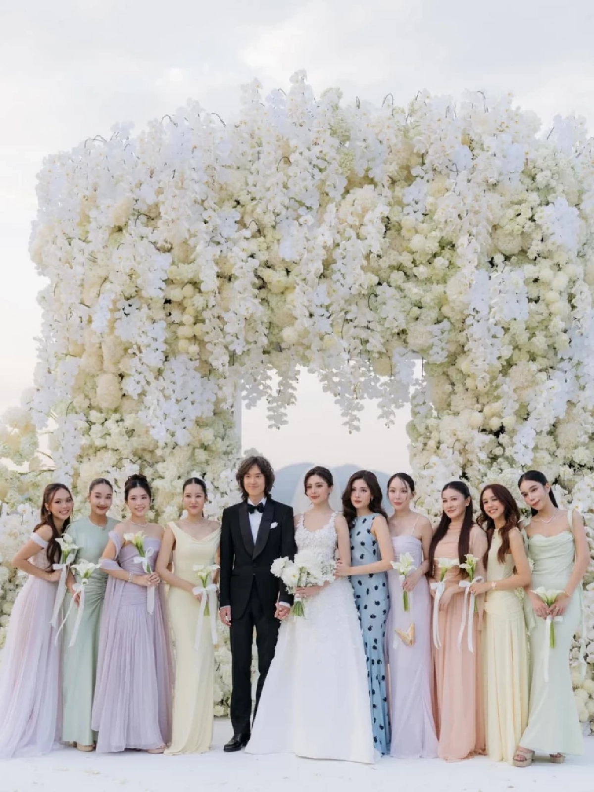 มิลลี่ คามิลล่า จับมือ “ระฟ้า” ทายาทอากู๋ แกรมมี่ เริ่มต้นชีวิตคู่