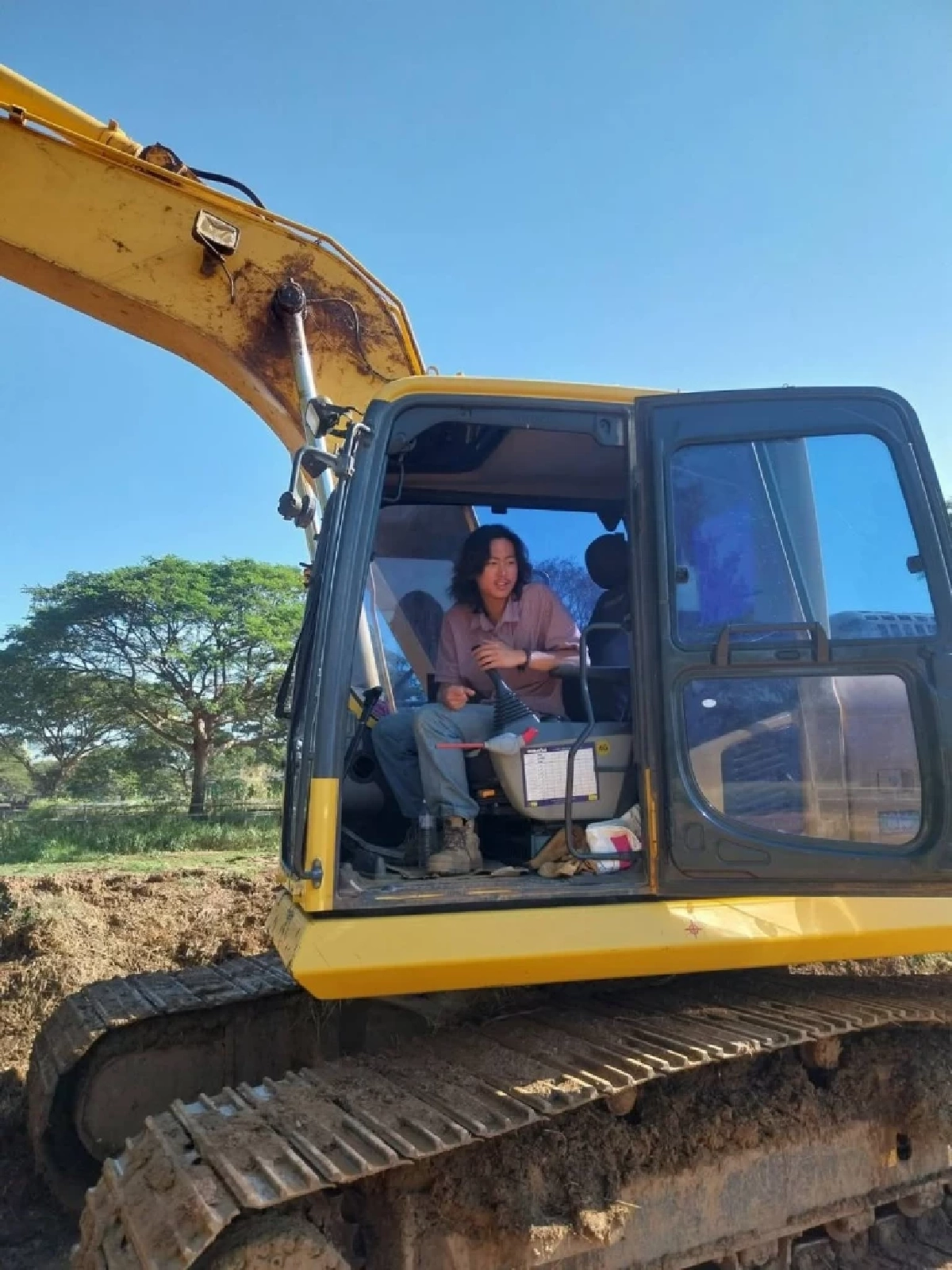 หล่อครบเครื่อง! “ปราบ บูลกุล” สลัดลุคนอก ลุยฟาร์มโชคชัยเต็มตัว