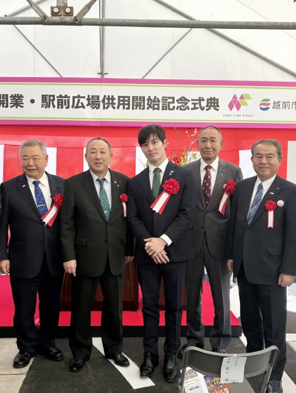 หล่อเก่งครบ! ทาคาโตะ อิชิดะ วัย 35 ปี ชนะเลือกตั้งผู้ว่าฯ ฟุกุอิ  