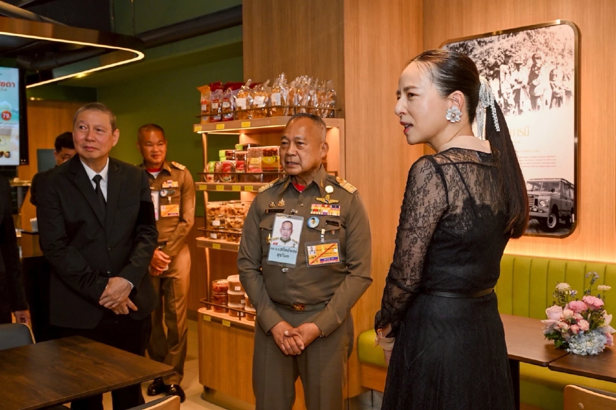 โกลเด้น เพลซ ต่อยอดแบรนด์เปิดร้านโกลเด้น คอฟฟี่ สาขาอาคารเมืองไทย - ภัทร คอมเพล็กซ์