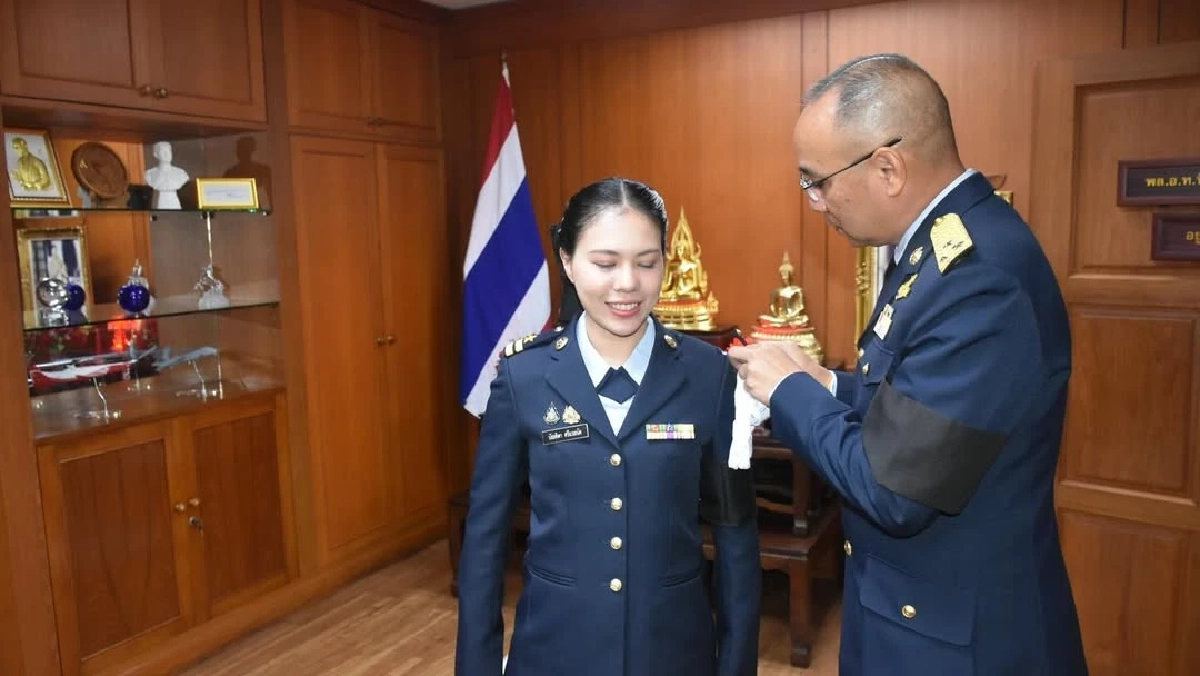 สุดภูมิใจ จากอดีตดาราเด็ก โตมาอย่างสง่างาม พร้อมติดยศ