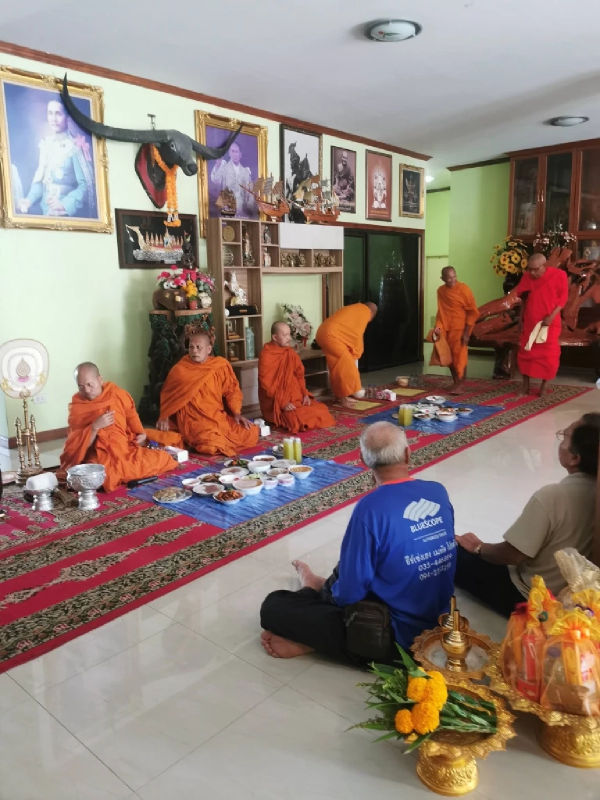 ลูกชายทำบุญ รำลึกครบรอบ 4 ปี "พ่อไวพจน์ เพชรสุพรรณ" ได้เลขธูปมงคล