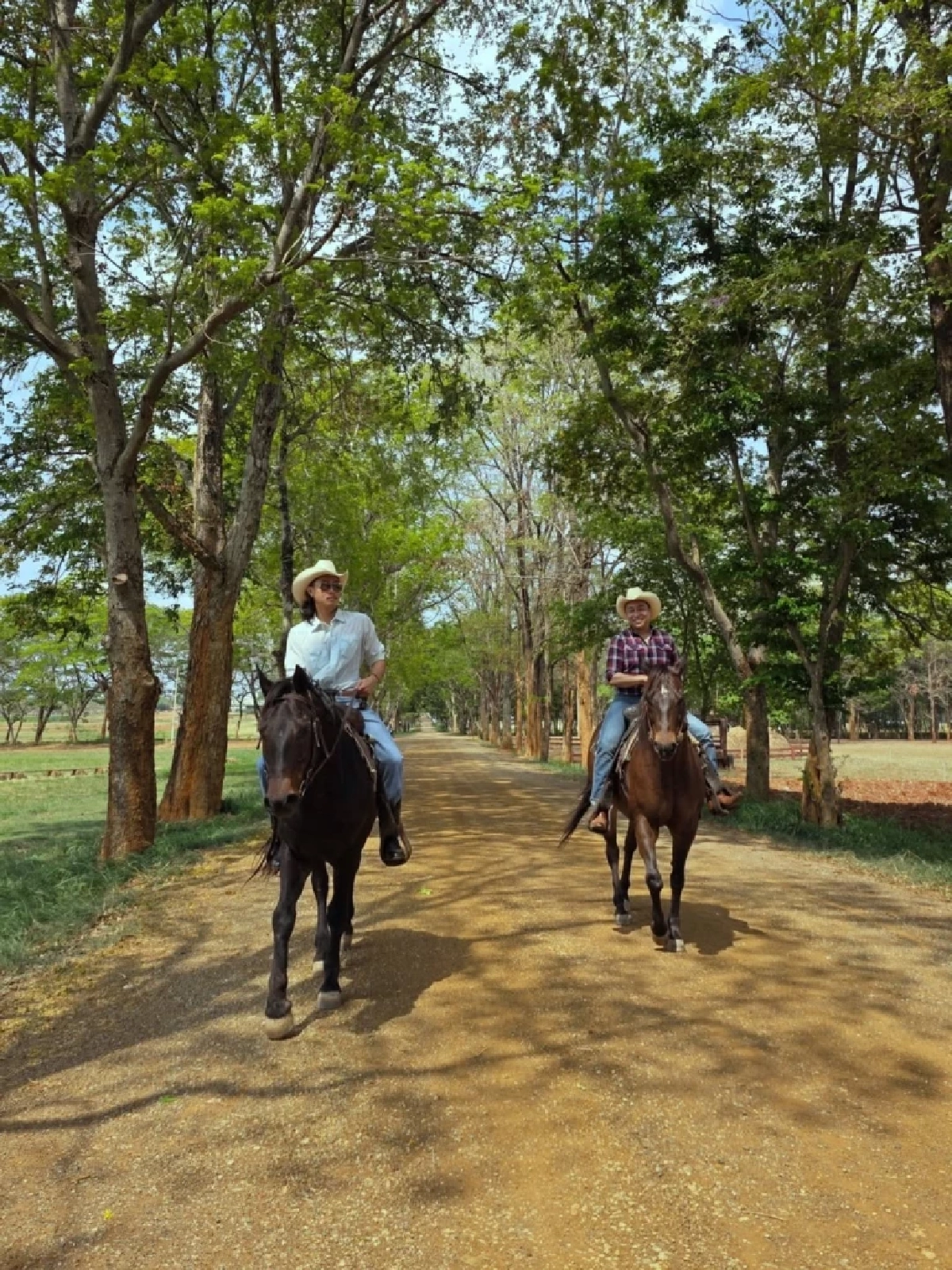 หล่อครบเครื่อง! “ปราบ บูลกุล” สลัดลุคนอก ลุยฟาร์มโชคชัยเต็มตัว