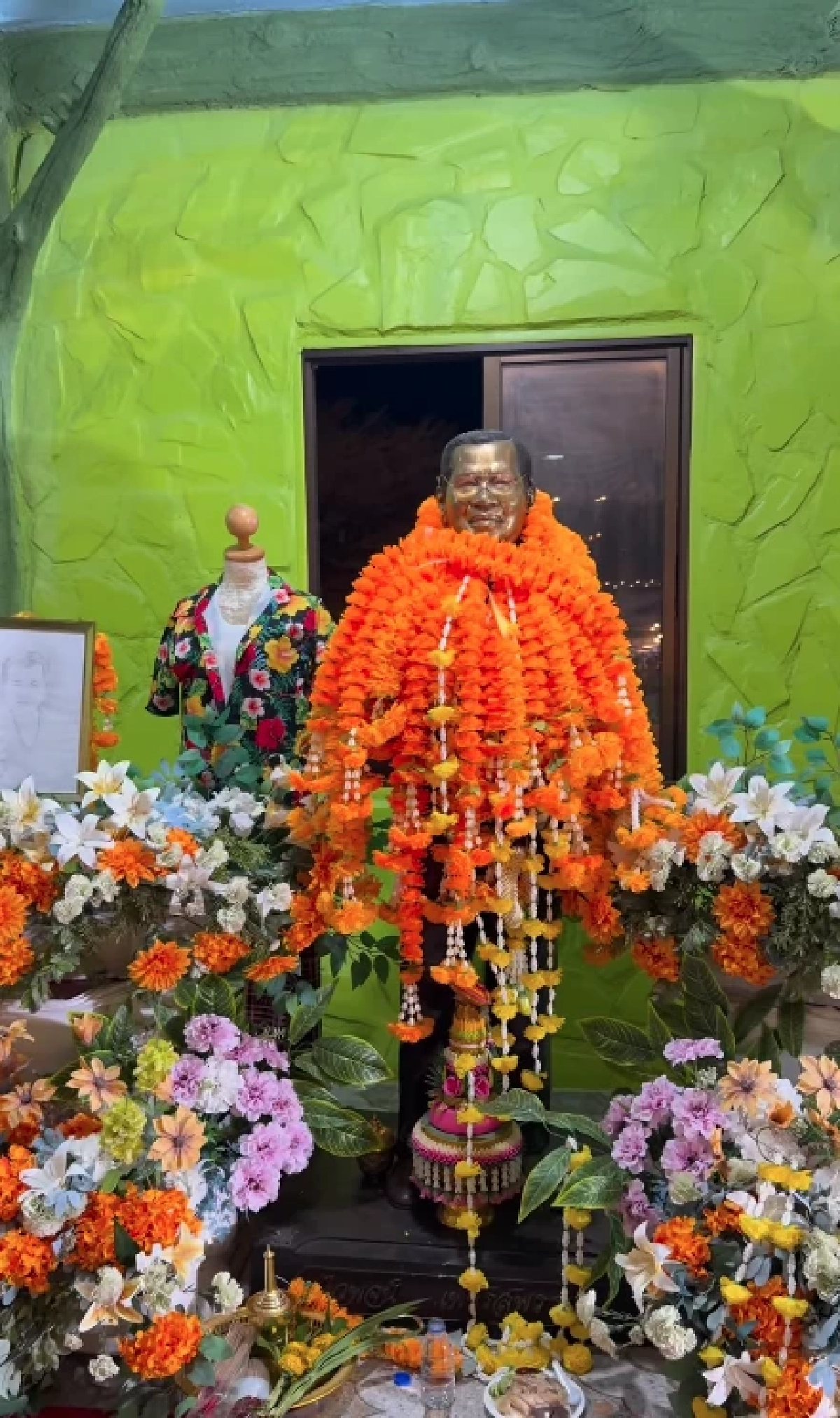 "ฮาย อาภาพร" ล้วงไหหยิบลูกปิงปอง งานรำลึกพ่อไวพจน์ ได้เลขมงคล