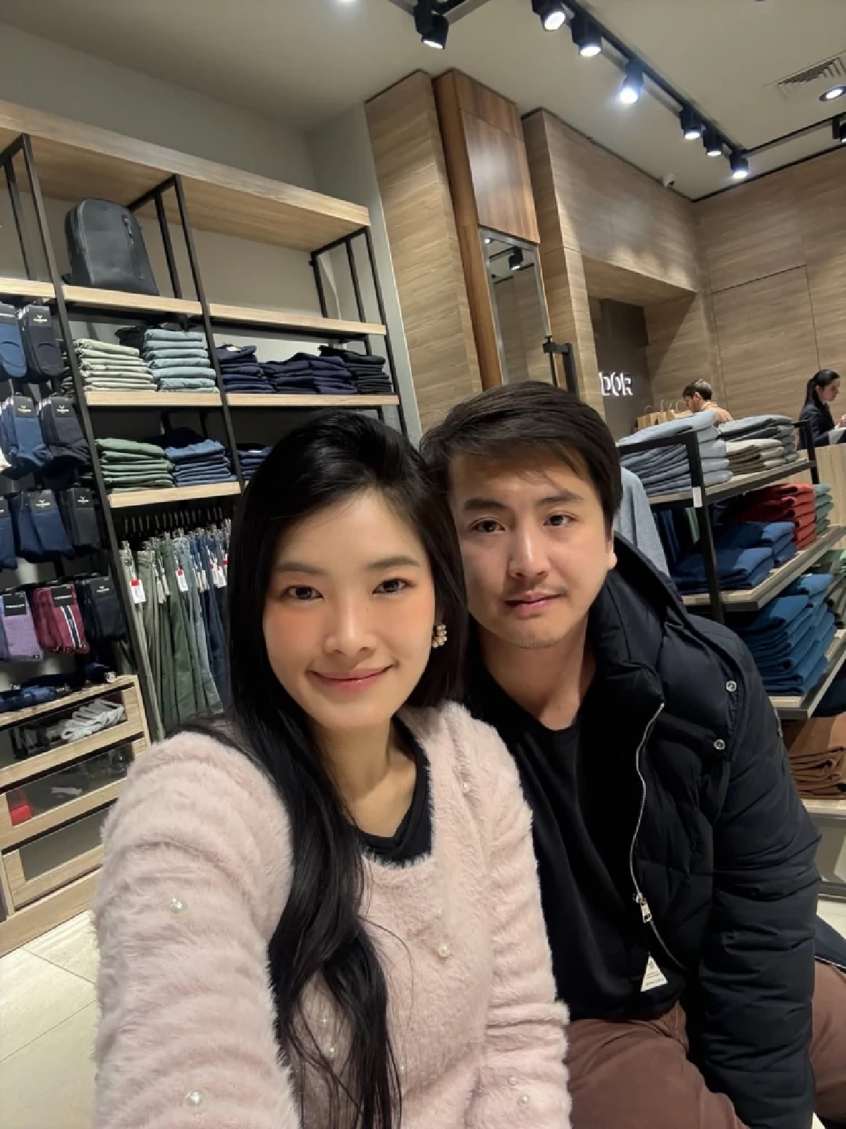  แม่ยังสวยขนาดนี้! แฟนคลับแห่ชมคุณแม่ “ภูธัชชัย BUS” หน้าเด็กมาก