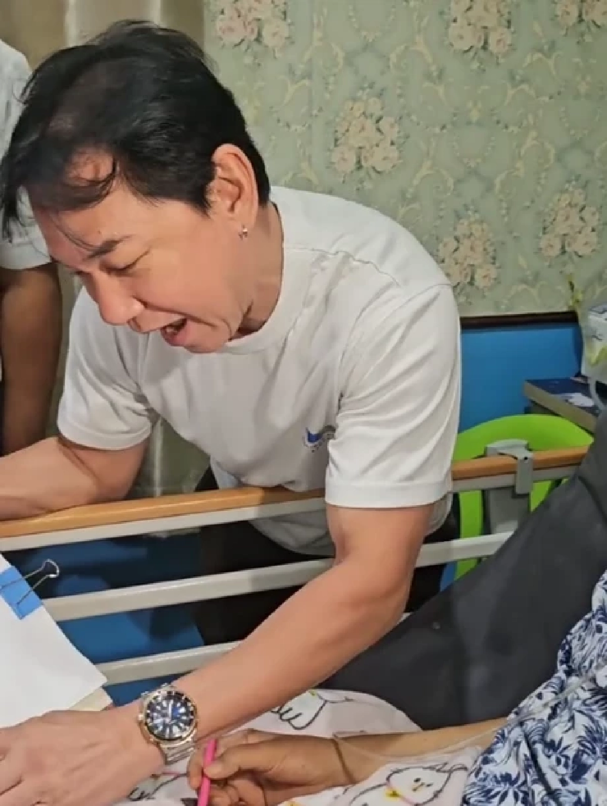 เปิดตัวเลข "อาเด๋อ ดอกสะเดา" เขียนให้ "ตี๋ ดอกสะเดา"  ตอนมาเยี่ยม