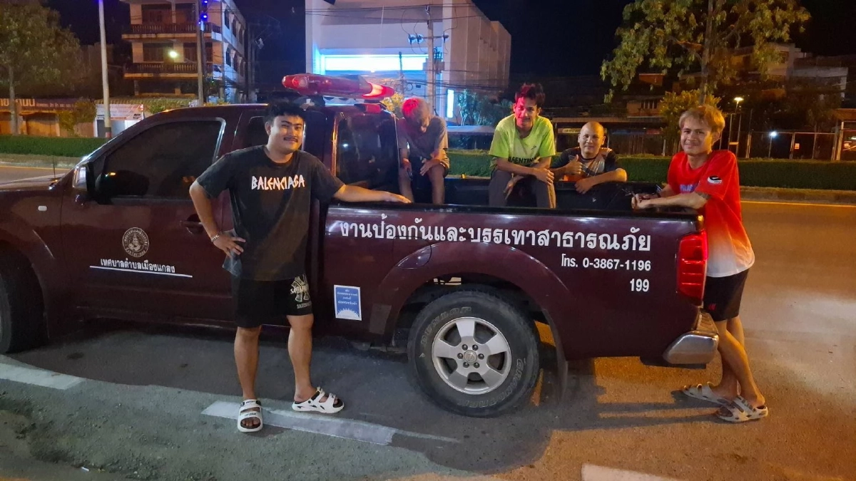 นาทีชีวิต! สกัดฝาท่อช่วยลูกแมวรอดปาฏิหาริย์ ชาวบ้านใจดีรับเลี้ยงต่อ