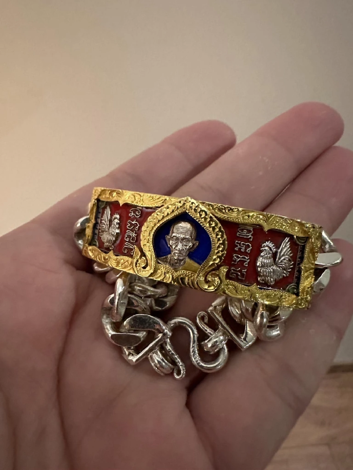 รู้แล้ว ทรัพย์สินในตู้เซฟยักษ์  "มดออย" อินฟลูฯดัง มีอะไรบ้าง