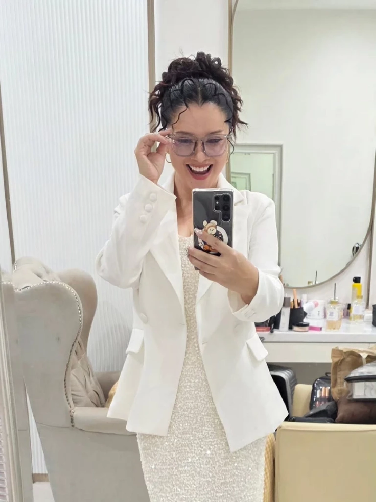 ฮือฮาโซเชียล นักร้องสาว วัยเลข 5 ยังสวยไม่เปลี่ยน แฟนๆ แห่ชมสนั่น