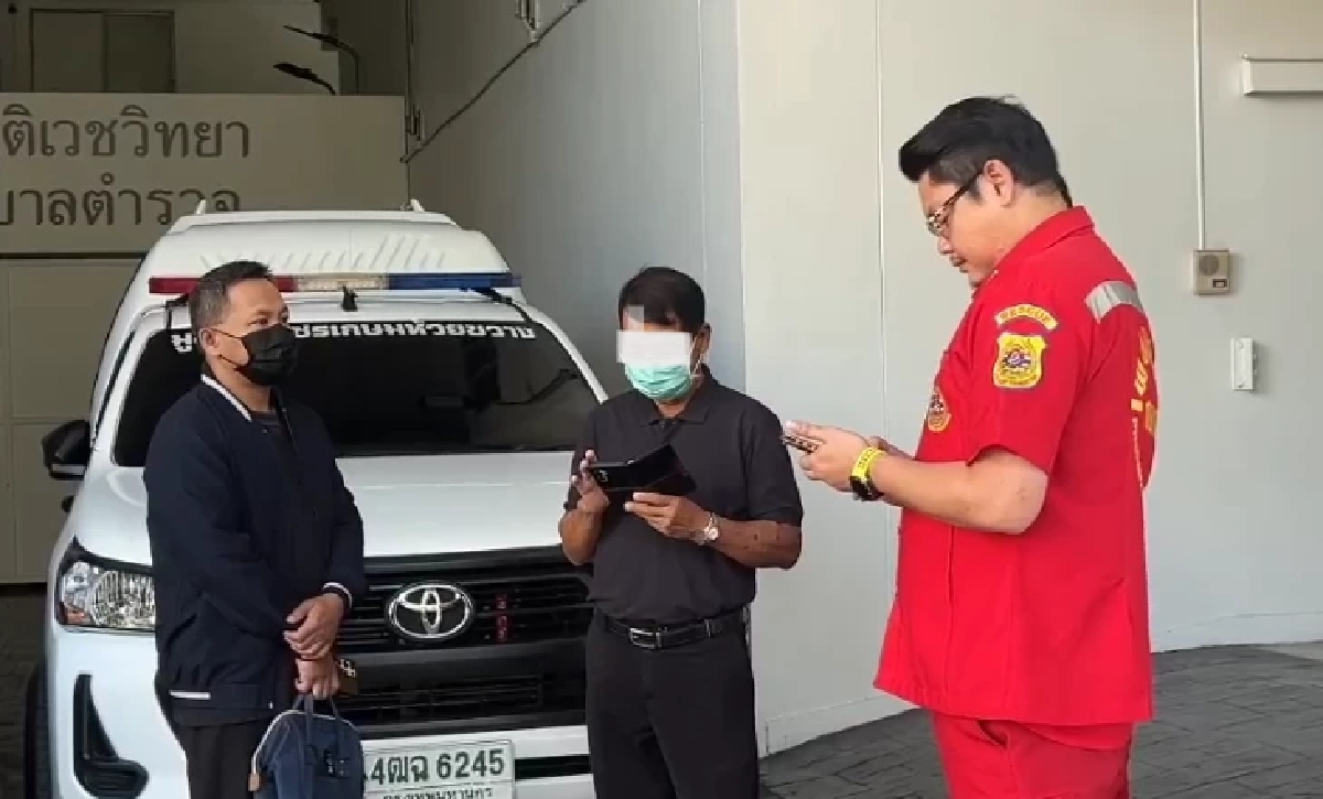 พ่อสุดกลั้นน้ำตา รับศพผจก.หนุ่ม เตรียมนำกลับบ้านเกิด