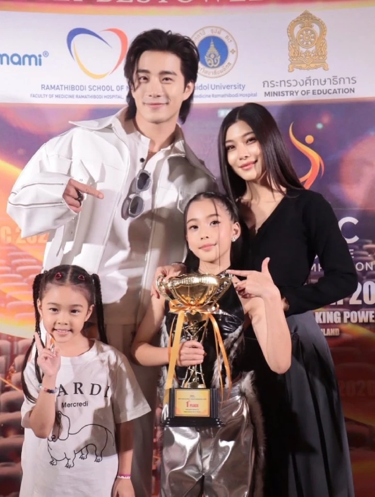 กุ๊บกิ๊บปลื้ม ลูกสาว คว้าที่ 1 เวทีโลก พ่อแม่กลั้นน้ำตาไม่อยู่