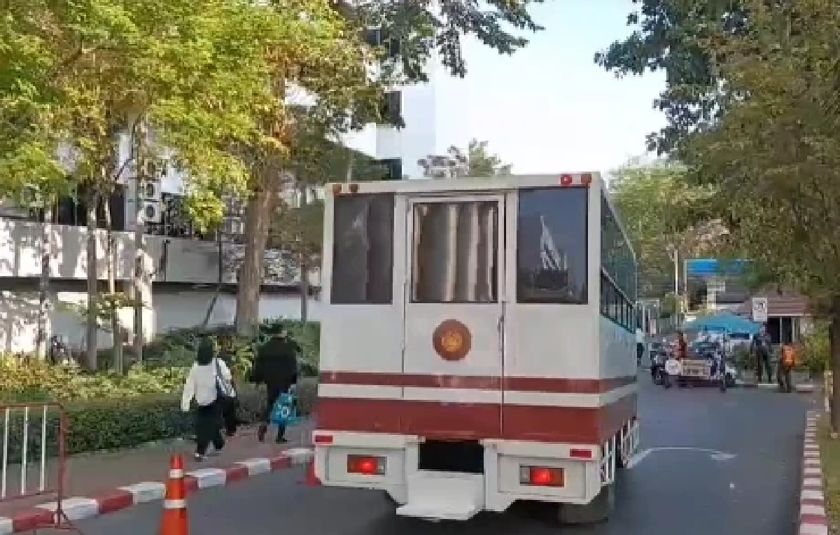 เปิด สภาพล่าสุด "ทนายตั้ม - ภรรยา" ศาลเบิกตัวจากเรือนจำ