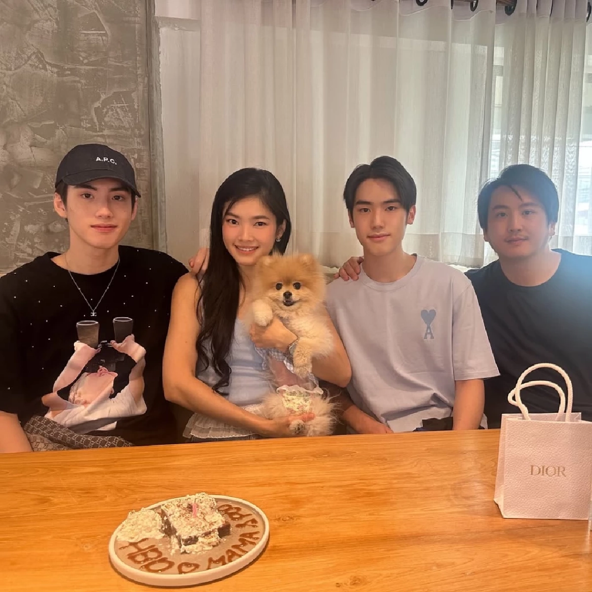  แม่ยังสวยขนาดนี้! แฟนคลับแห่ชมคุณแม่ “ภูธัชชัย BUS” หน้าเด็กมาก