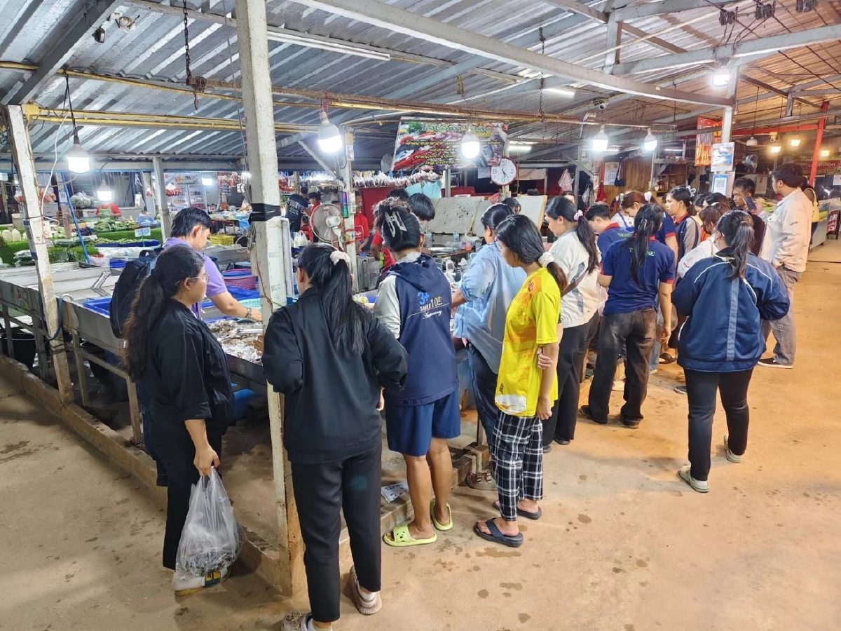 ช่วยชาวบ้าน! เจ๊เล็กทะเลสดเปิดขายราคาถูกสวนค่าน้ำมัน