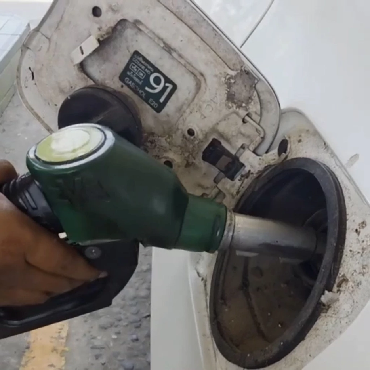 ชาวบ้านสุรินทร์ระทม น้ำมันหมดปั๊ม ของแพงพุ่ง ชาวบ้านวอนรัฐช่วยด่วน