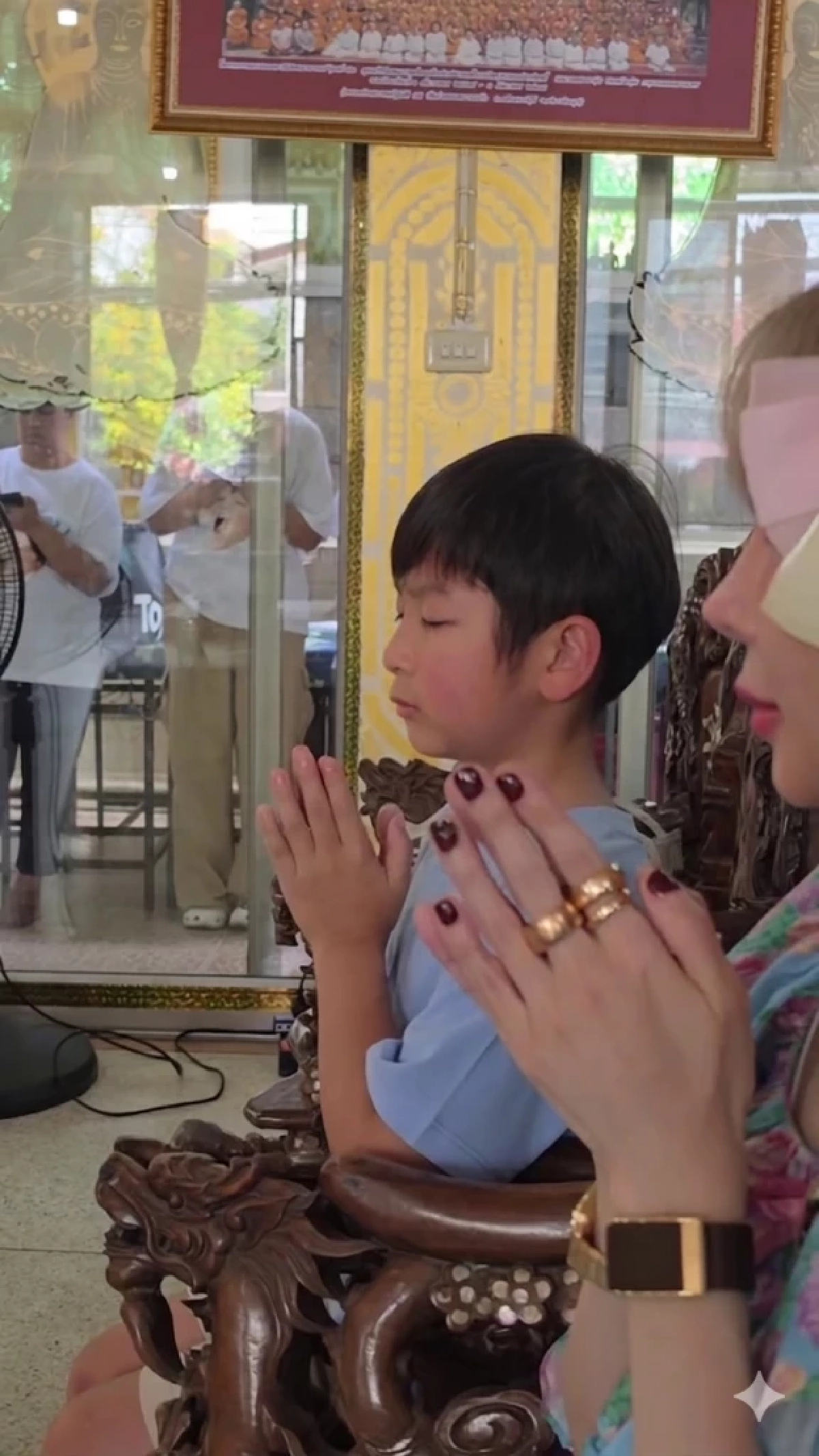 ฮือฮาโซเชียล  ลูกชายพระเอกดังโตเป็นหนุ่มแล้ว หน้าตาดีมาก