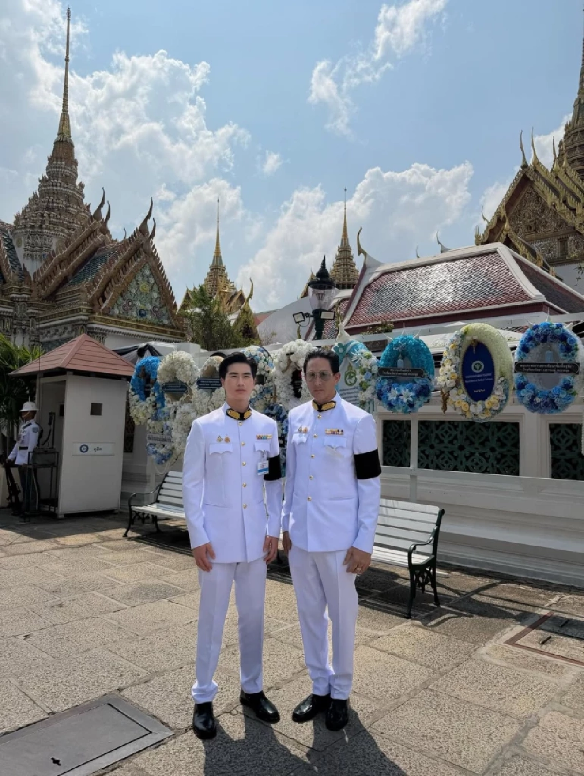“โรเตอร์ ทองเจือ” เปลี่ยนลุคนักแข่งรถ สู่ลุคทางการสุดเนี้ยบ
