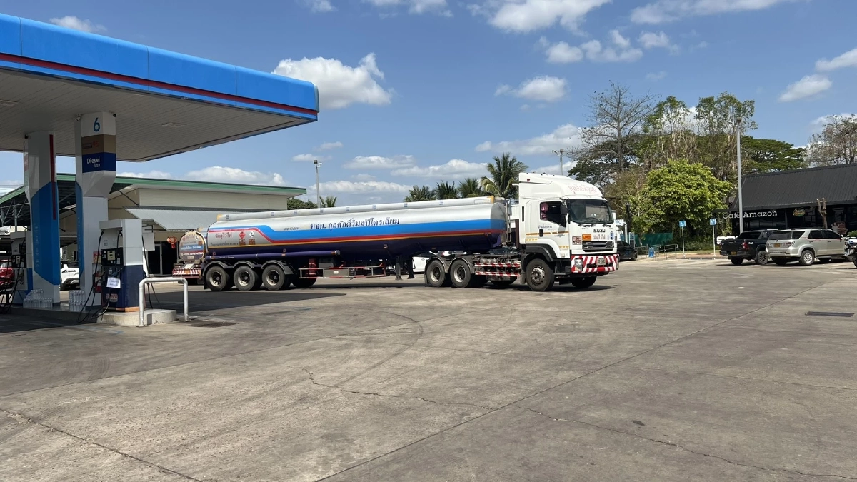 นครพนมวิกฤติ ปั๊มน้ำมันจำกัดเติมดีเซล 500 บาท กันของขาด