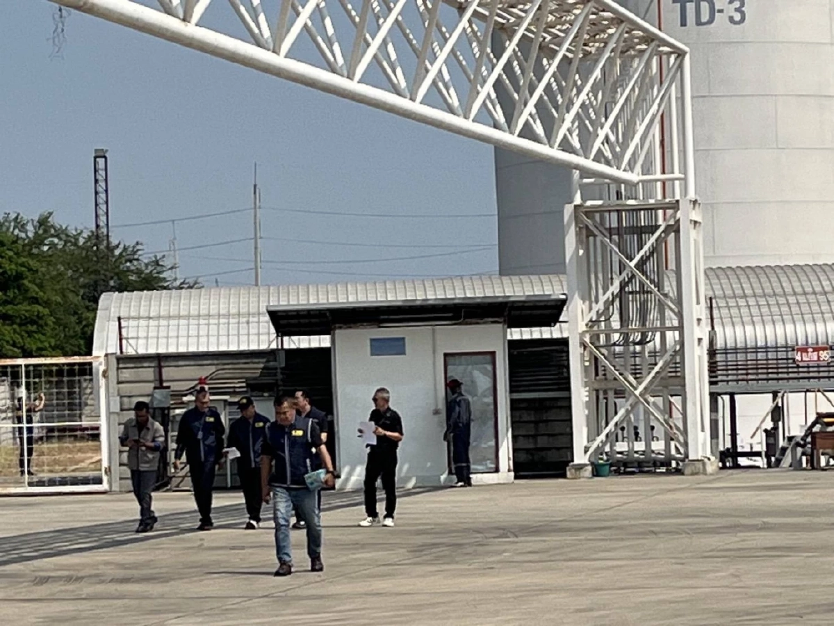 ปคบ.ตรวจสอบบริษัทน้ำมัน พบซุกสต็อกกว่า3 แสนลิตร มูลค่า 12 ล้านบาท