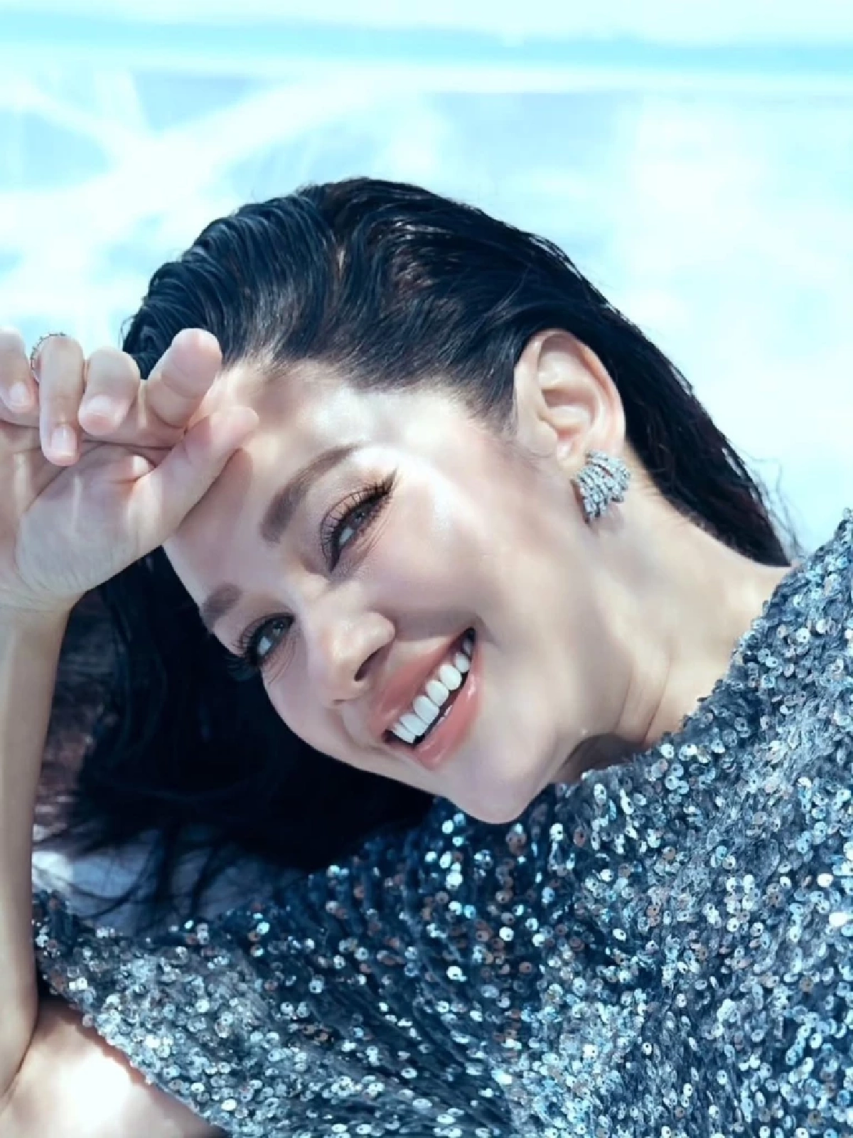 ฮือฮาโซเชียล นักร้องสาว วัยเลข 5 ยังสวยไม่เปลี่ยน แฟนๆ แห่ชมสนั่น