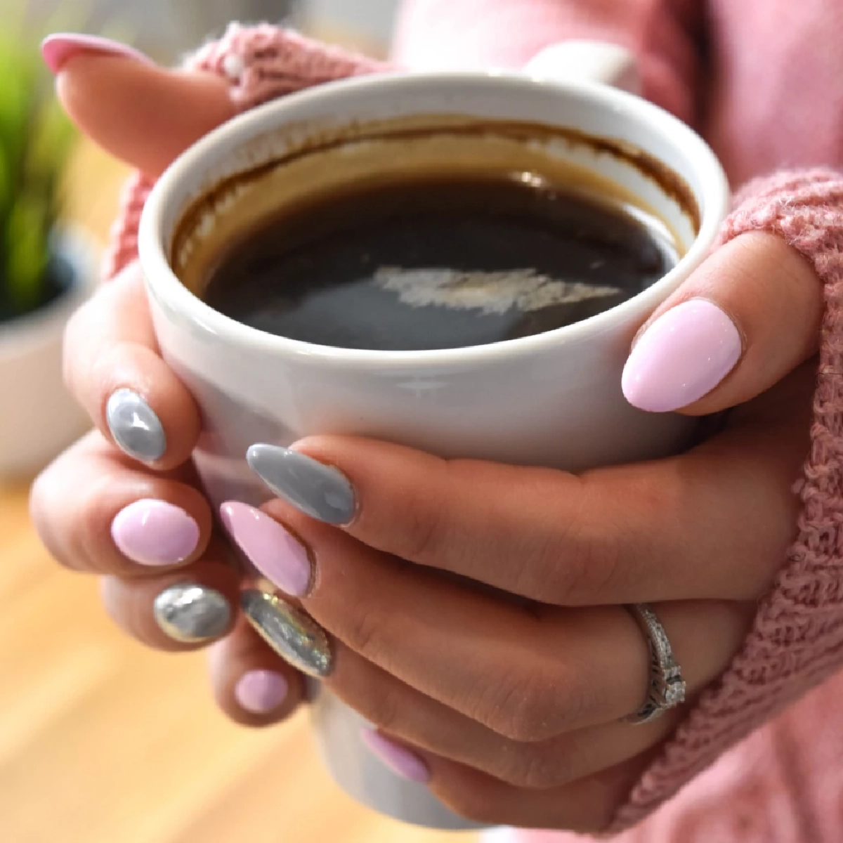 เช็ก 6 กลุ่มอาหารห้ามกินคู่กาแฟ เสี่ยงกรดไหลย้อน-ใจสั่นรุนแรง