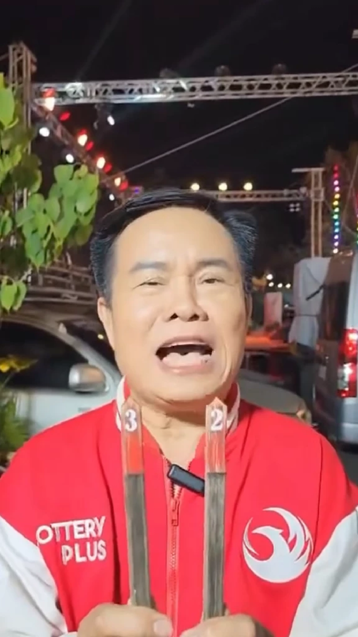 มาแล้ว มนต์สิทธิ์ คำสร้อย โชว์เลขเซียมซี พร้อมเผยเลขที่ชอบ