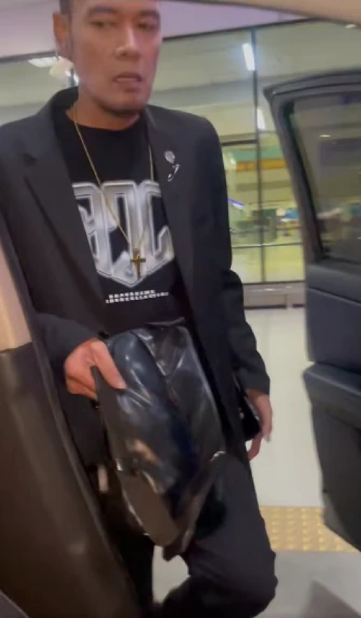 เมียโพสต์คลิป "เหน่ง เหม่งจ๋าย" สีหน้าเหนื่อยไม่ไหวจะเป็นลม