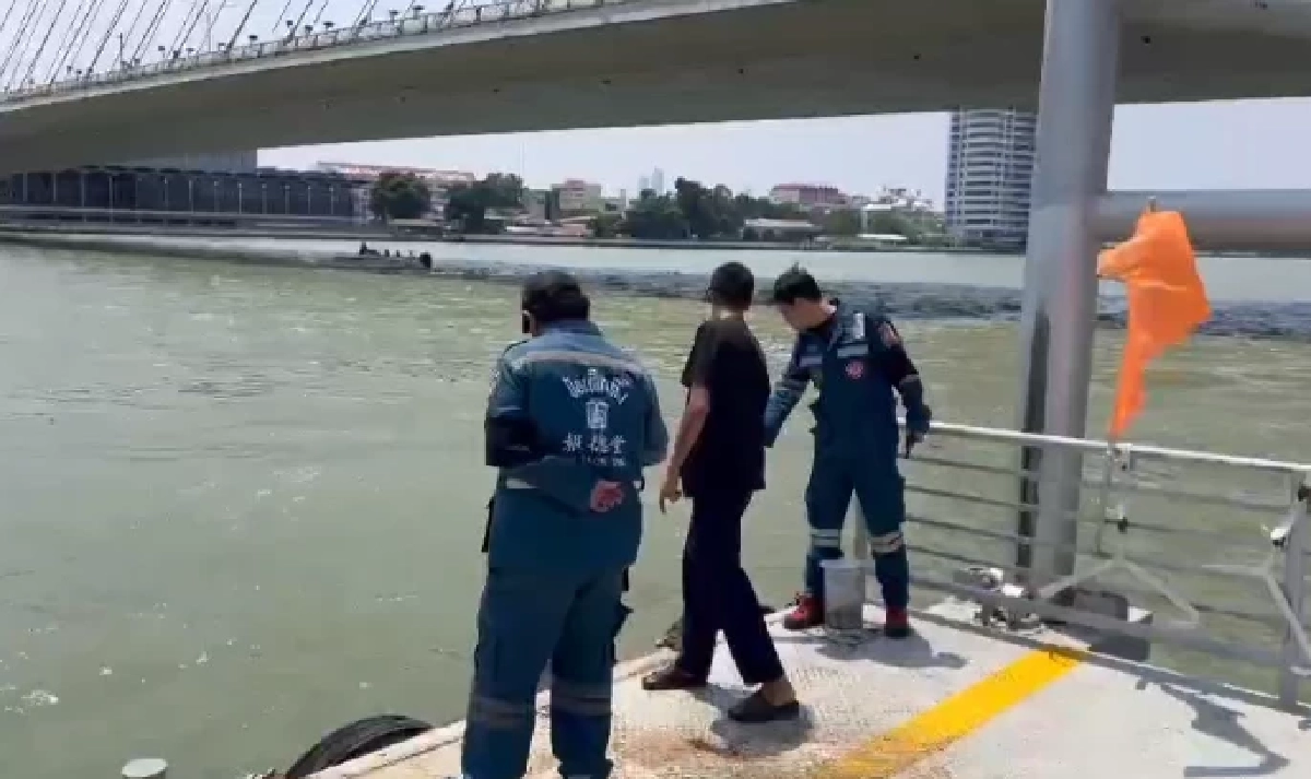 ไม่ใช่คู่รัก 2 หญิงจูงมือจากไปเจอกันภพหน้า รู้สัมพันธ์แท้จริงสลด