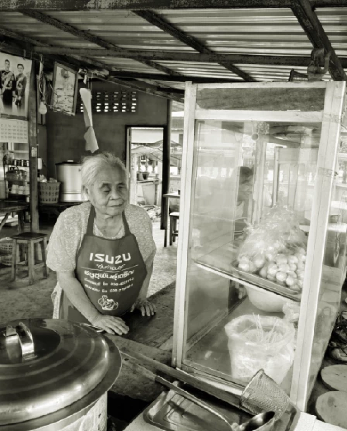 สิ้น "ป้าสมนึก ก๋วยเตี๋ยวตาบอด"คนดัง รู้สาเหตุยิ่งใจหาย