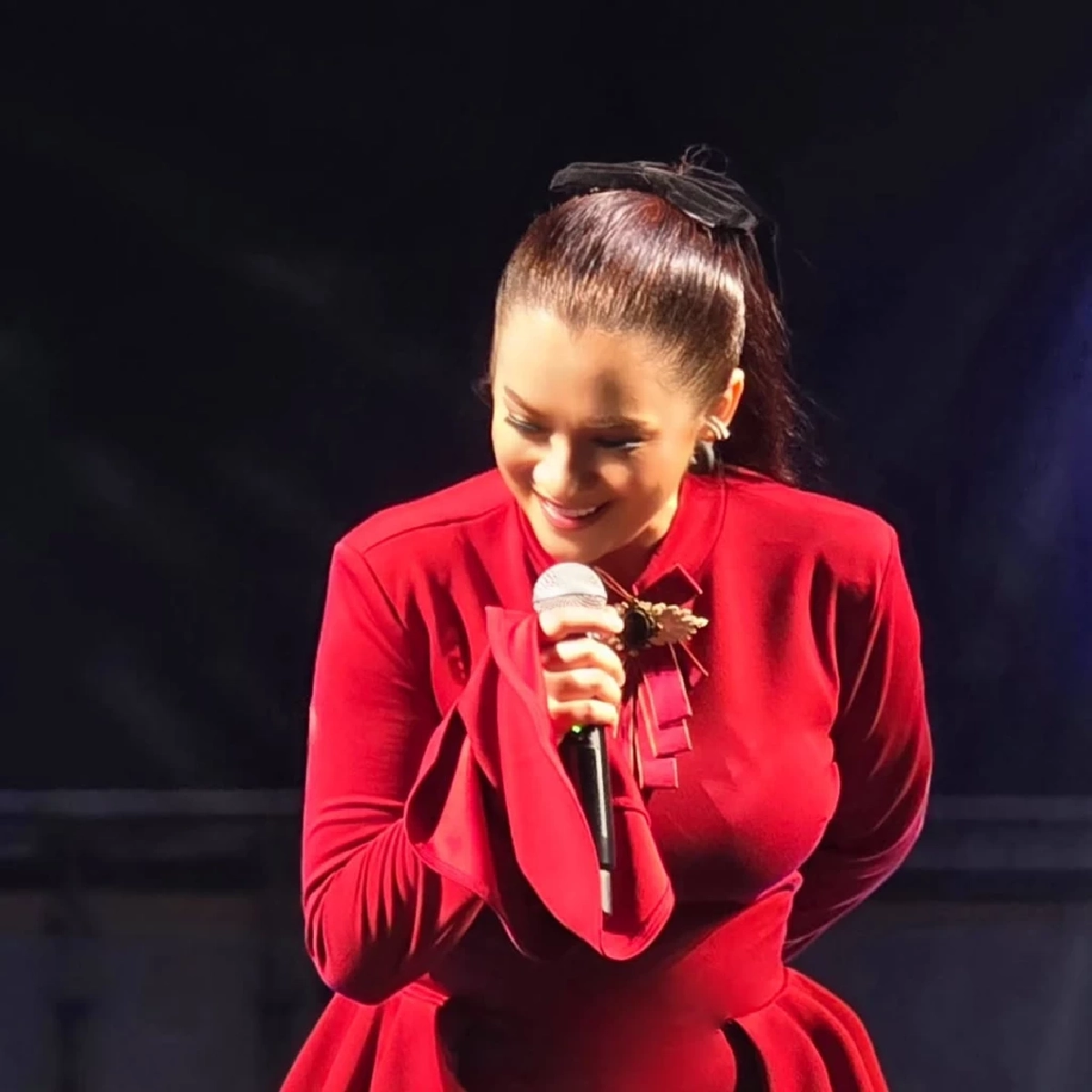 ฮือฮาโซเชียล นักร้องสาว วัยเลข 5 ยังสวยไม่เปลี่ยน แฟนๆ แห่ชมสนั่น