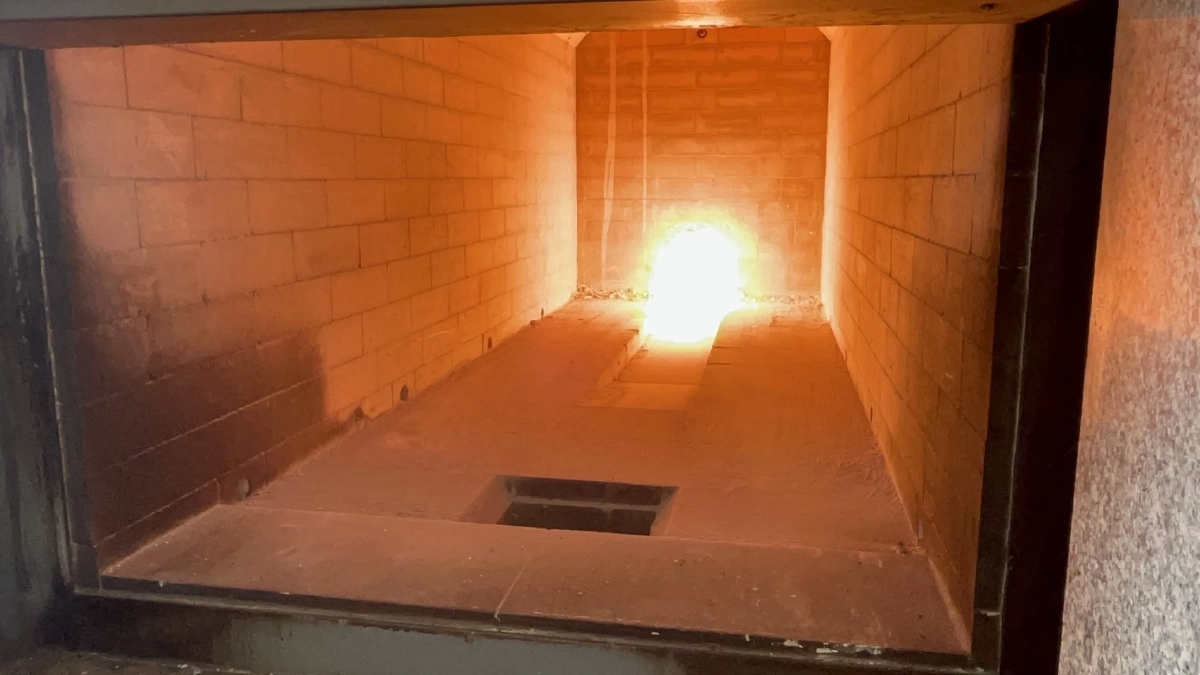 เดือดร้อนถึงสัปเหร่อ! ปั๊มเมินขายน้ำมัน ทำพิธีฌาปนกิจสะดุดหนัก