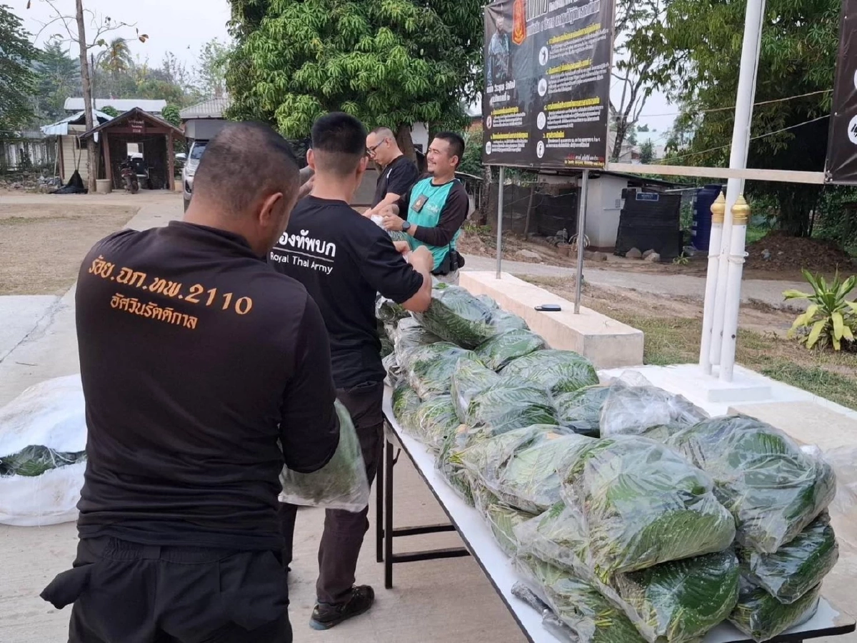 ทหารพรานยึด ใบกระท่อมสด ริมโขง 185 กก. คนร้ายทิ้งกระสอบเผ่นหนี