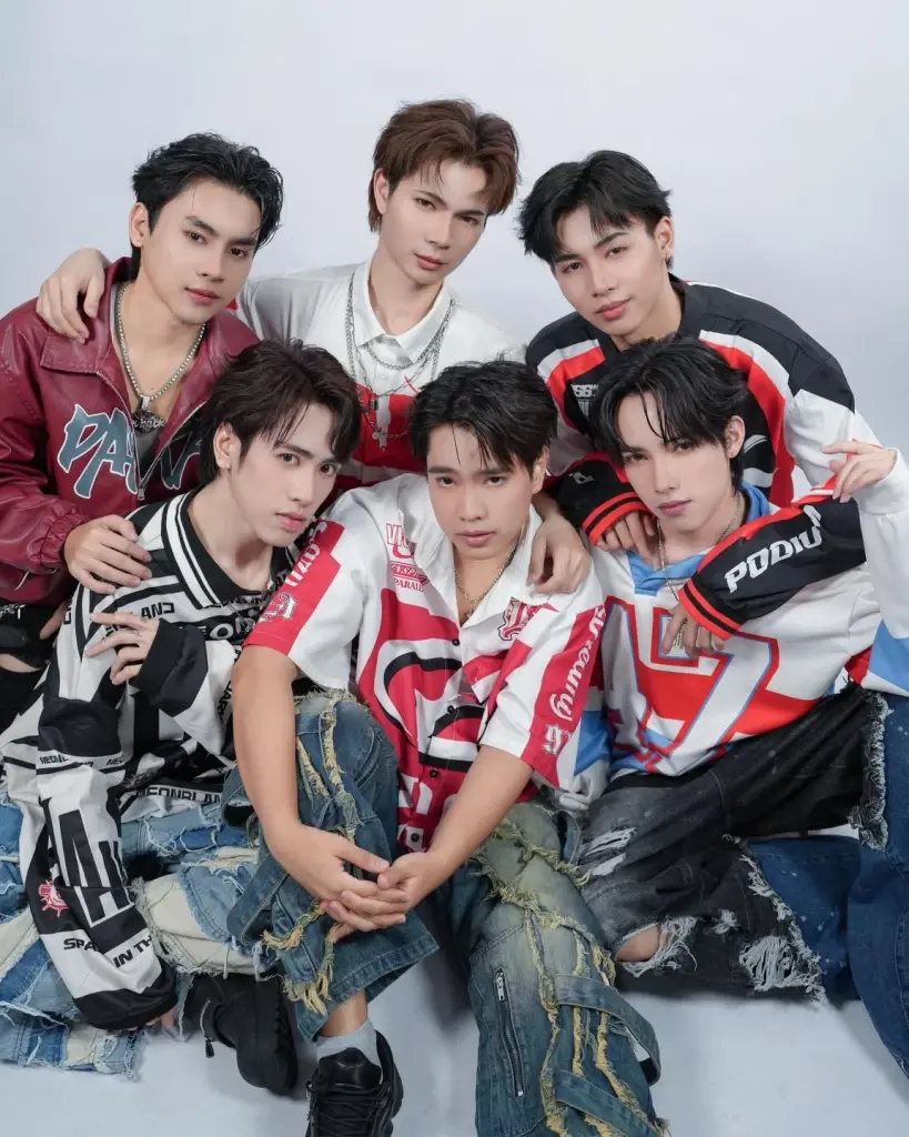 สมาชิกบอยแบนด์กัมพูชา คอมเมนต์แรงแนะเด็กฝึกไทยควรศัลยกรรมก่อน