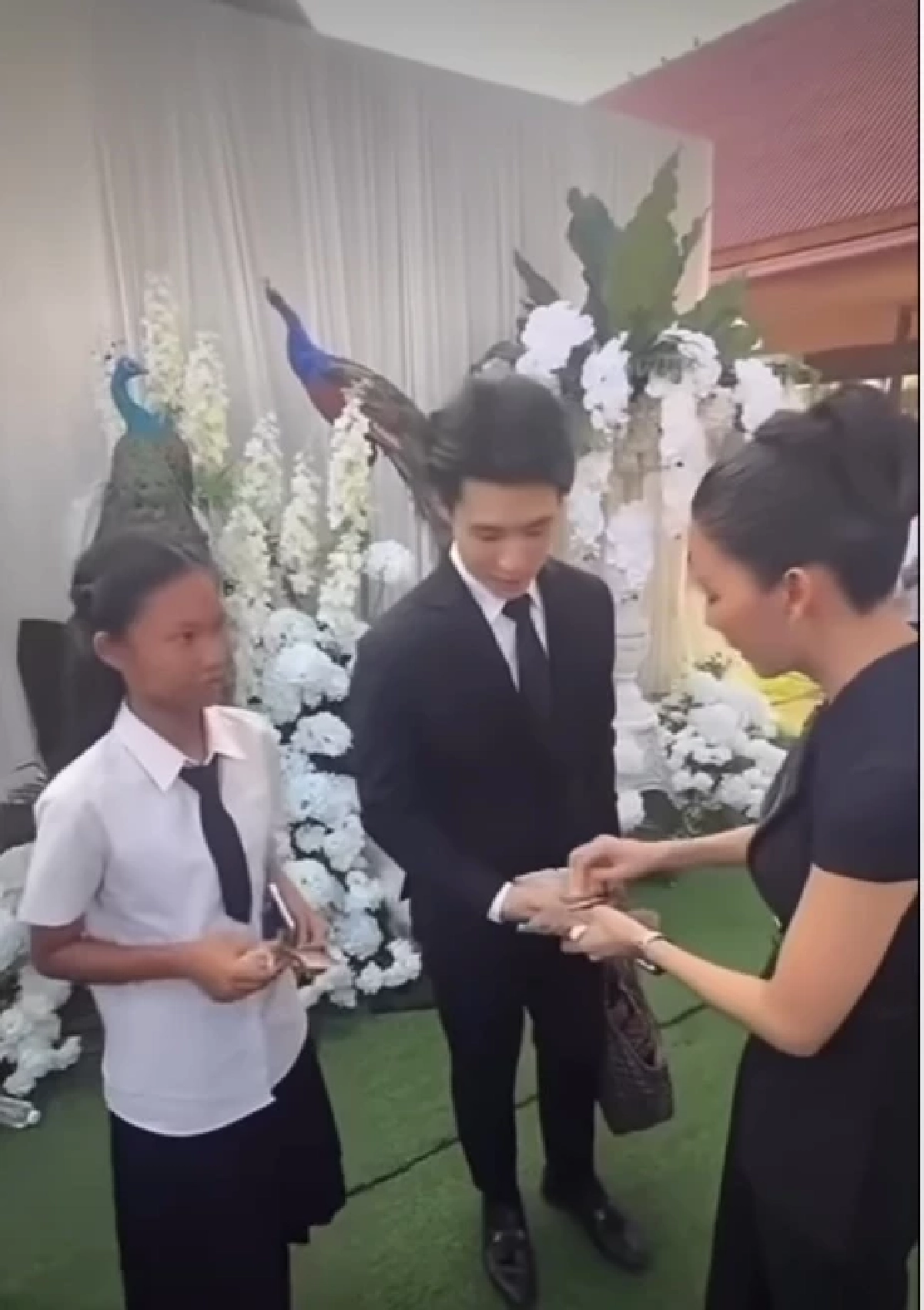 แห่ชื่นชม เปิดยอด "จ๊ะ" ให้สัปเหร่อเกินคาด ไม่ลืมคนเบื้องหลัง